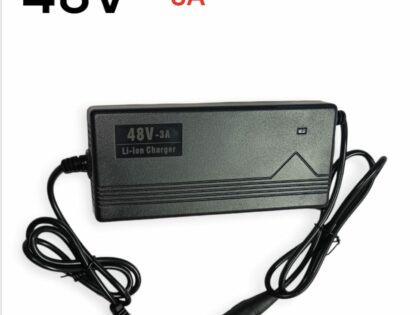 Caricabatterie VENTILATO per batteria e-bike - per 48 V, spina 3-Pin, 3A